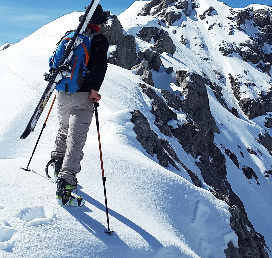 skis snowboard (21)
