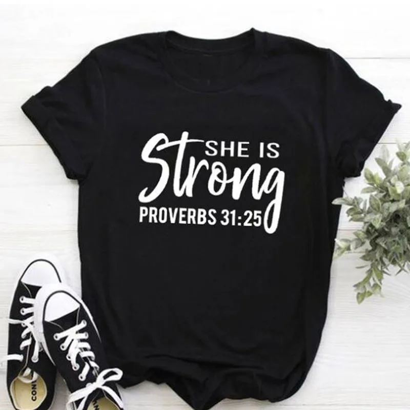 She Is Strong Proverbs 31:25 Футболка женская Повседневная графическая Религиозная