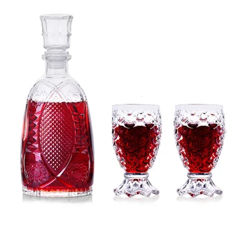 

Hellodream luxury lead-free fish shaped design whiskey decanter set with 2 Pcs whiskey glass for Alcohol Bourbon Scotch 3Pcs Set