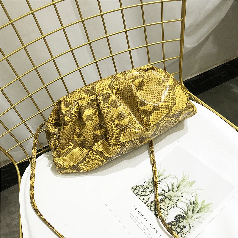 

The Pouch Serpentine Envelope Bag Luxury Women Bags Designer Voluminous Round Shape Purses and Handbags Dumpling Clutches Purse