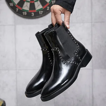 

leather leather, fashionable British style, middle top, pointed head sleeve rivet, Chelsea boots, patent leather lovers