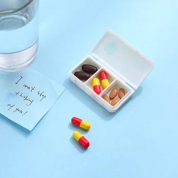 

1PC 3 Grids Portable Pill Medicine Box Mini Portable Travel Home Medical Suit Drugs Tablet Empty Container Storage Boxes