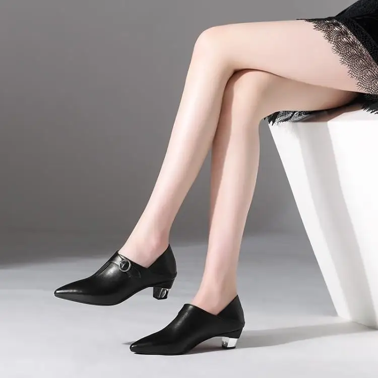 

Thick-heeled leather buckle with pointed fashion shoes with middle heel 2019 spring and autumn women's toe layer leather 5cm