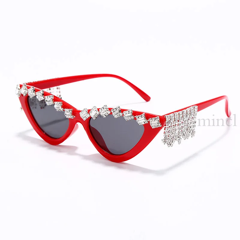 MINCL винтажные сексуальные красные женские шикарные солнцезащитные очки с бриллиантами Роскошные брендовые Дизайнерские Модные Черные кошачьи очки со стразами с коробкой NX