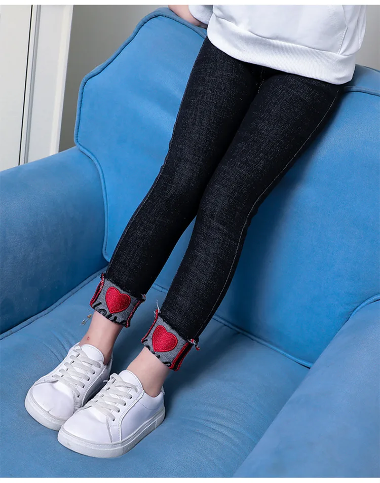 New Style Korean-style Child Jeans Girls Autumn Clothing Children Heart Embroidered Pants Large Childrenswear a-Piece