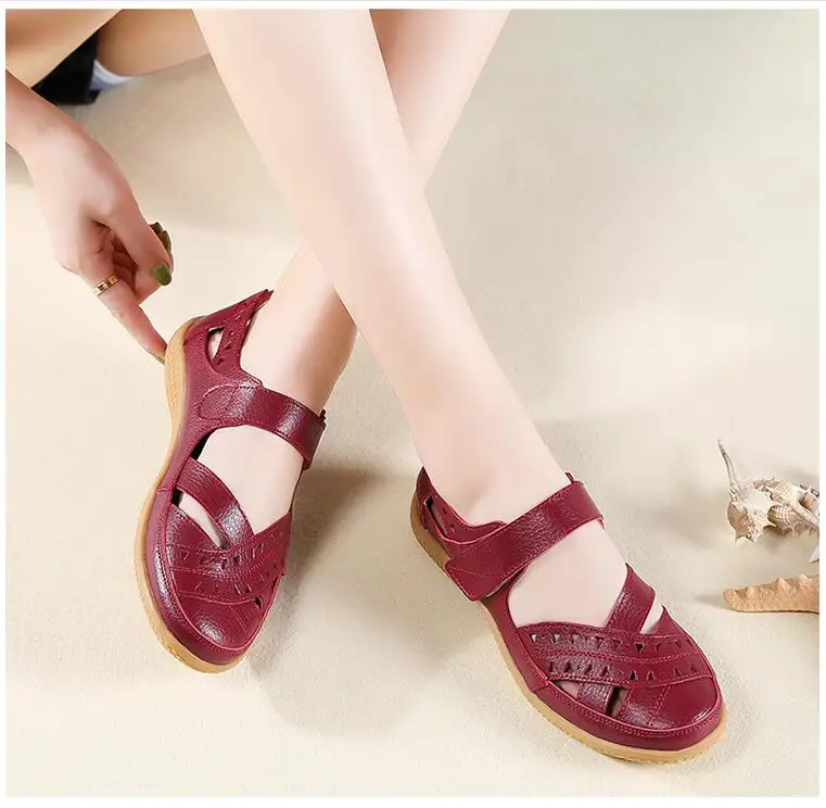 

Female summer mother flat Baotou sports sandals middle-aged and elderly beach shoes old Beijing cloth shoes