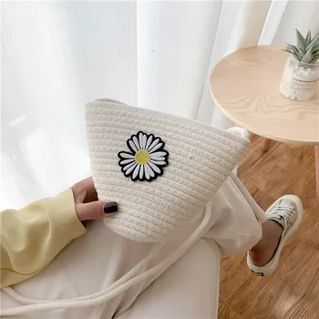 

2020 new fashion ladies woven coin purse designer summer mini daisy beach shoulder cosmetic bag luxury shopping messenger bag