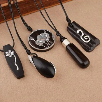 

Handmade Adjustable Geometric Wood Pendant Necklaces for Women Vintage Sandalwood Necklace for Female Sweater Accessories