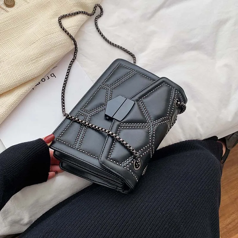 Laamei 2020 маленькие сумки через плечо с заклепками и цепочкой для женщин 2019