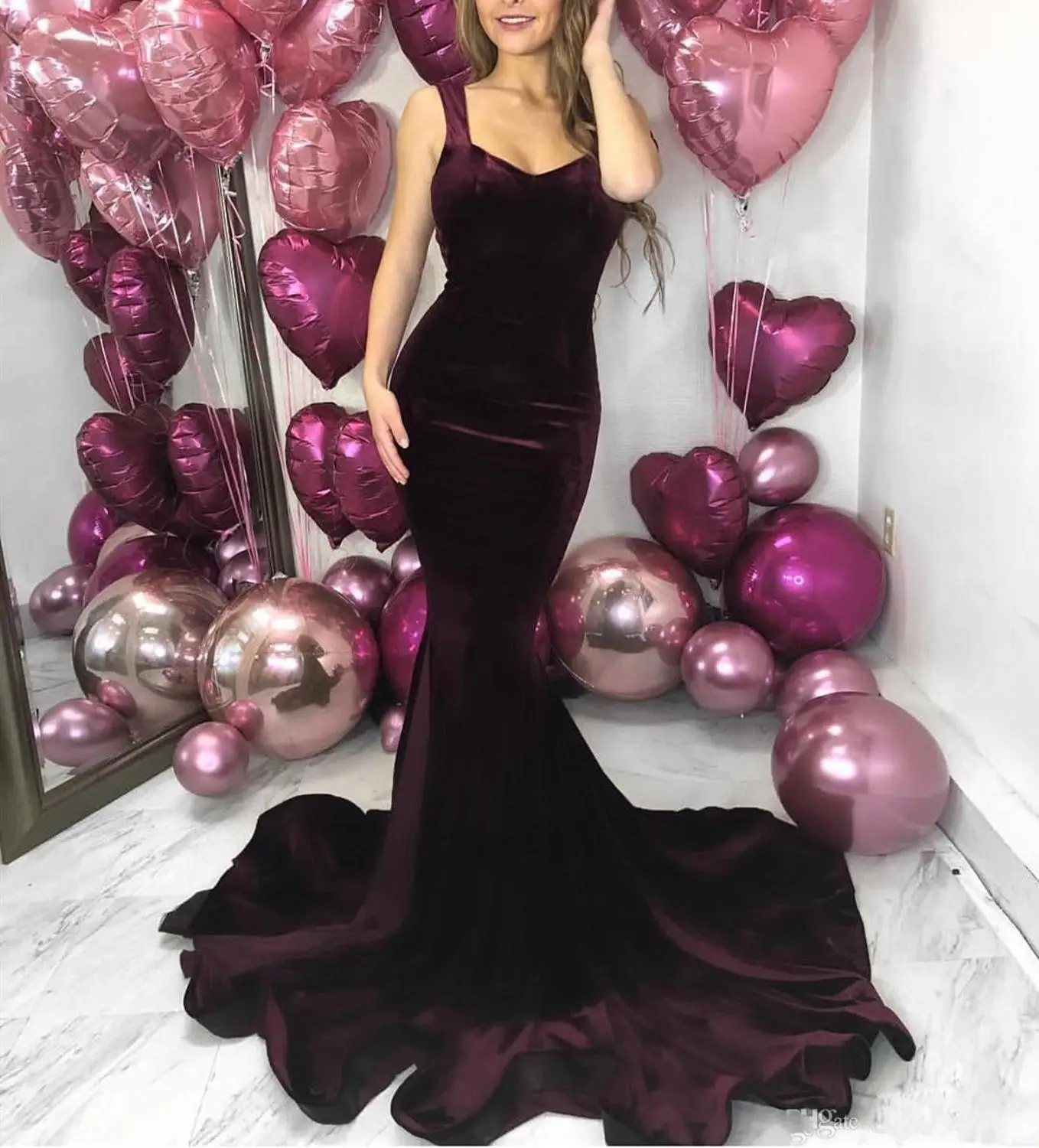 

Burgundy Backless Mermaid Prom Dresses Sweep Train Velvet Long Formal Evening Party Gowns Special Occasion Dress prom dress