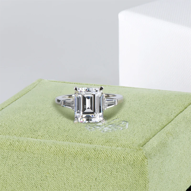 AINOUSHI 4 карата изумрудная огранка обручальное кольцо для женщин три камня кольца 925 пробы серебряные свадебные украшения