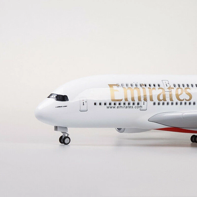 Emirates Airplane 1/160 светодиодный фонарь модель самолета A380 мини пассажирские игрушечные самолеты длиной 47 см отлитая модель самолета игрушки