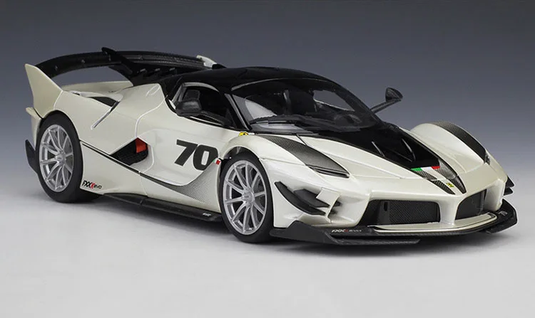 Bburago литая под давлением модель спортивного автомобиля FXX K EVO 1:18 из металлического сплава Высокая симуляция автомобилей с базой Игрушки для мальчиков подарки для мальчиков