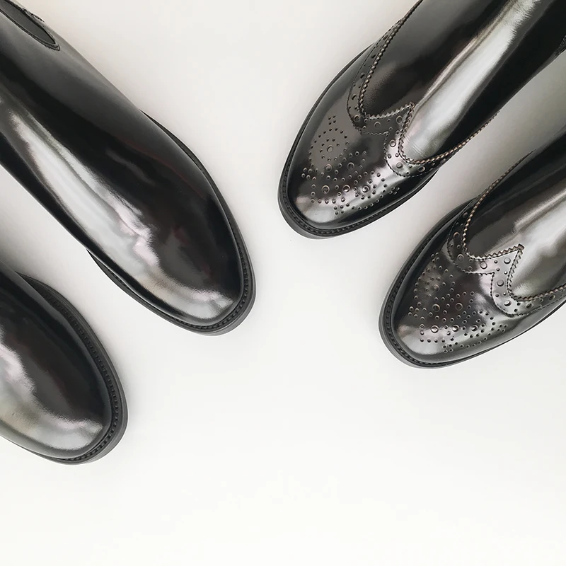 BELLECOM Chelsea Woman Flat Bottom Single Boots And Naked Cloth Locke Carving Short Boots England Bright Leather Circle Head