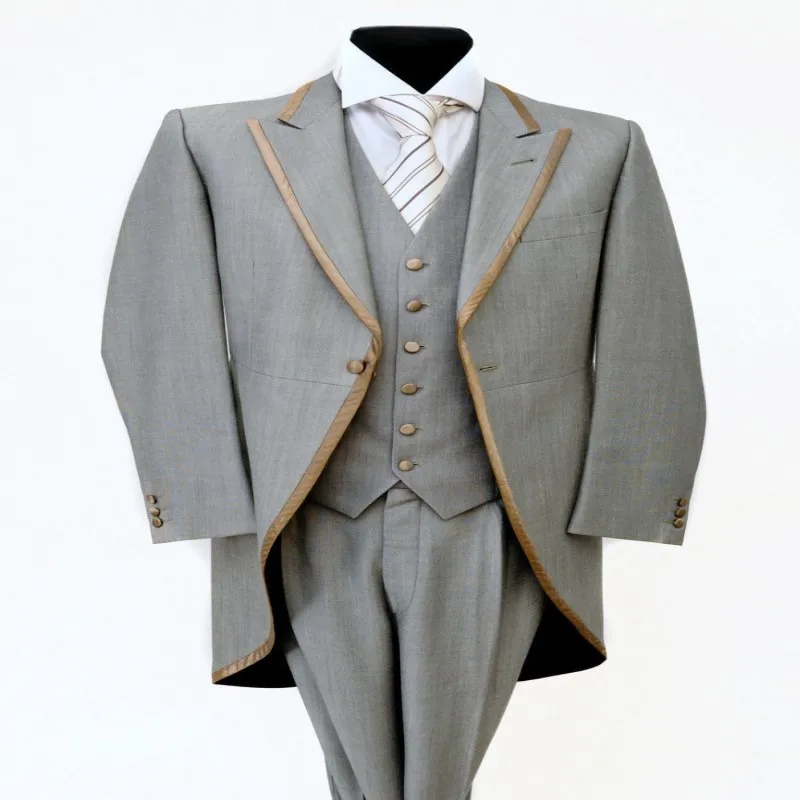 

Light Gray Reached A Summit Top Suits for Men Customized Fashion Swallow Tail Coat New Arrival 2018 Blazer Jacket Pants vest