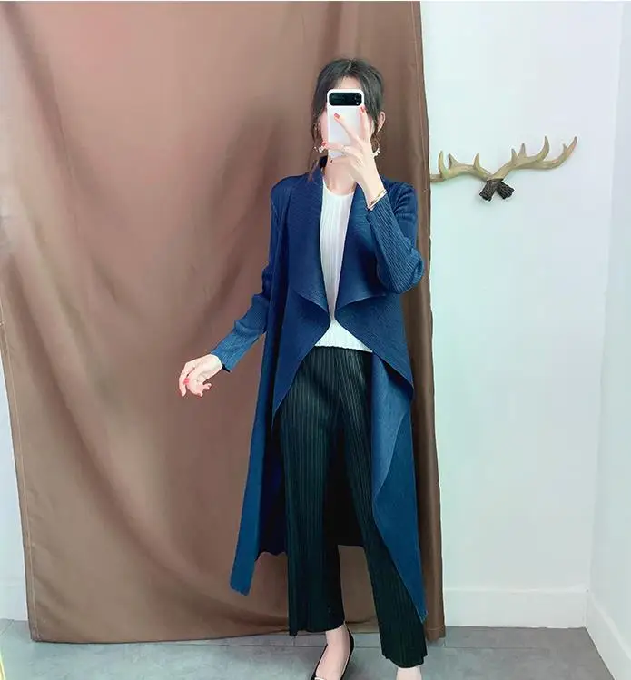 Miyake плиссированные Осенние новые модные темпераментные длинные плиссированные ветровки Женское пальто свободные большие размеры пальто