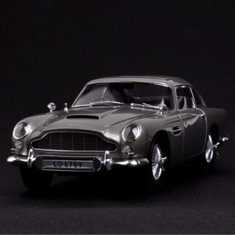 1:18 масштабная модель полученная литьем под давлением сплав Aston Martin DB5 моделирование модель машины коллекция металлических инструментов автомобиля 007 вентиляторы игрушки подарки