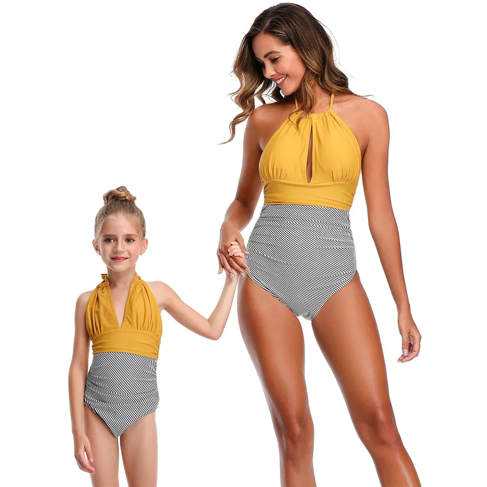 

One-Piece Striped Mother Daughter Swimsuits Family Matching Swimwear Mommy and Me Bikini Dresses Clothes Beach Bathing Suits