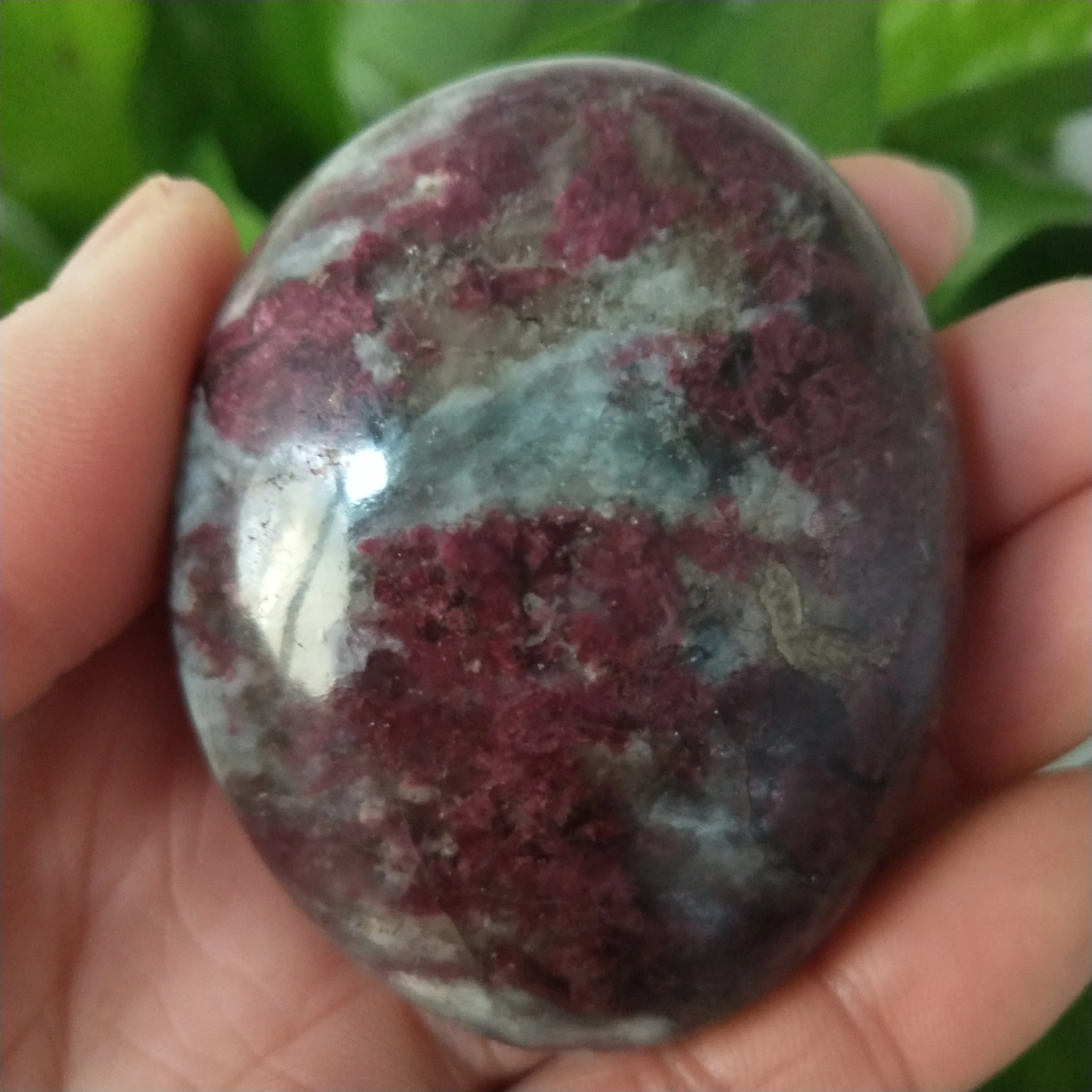 Natural stone plum blossom tourmaline palm stones playthings small