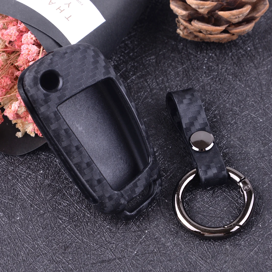 DWCX Carbon Fiber Texture Car Key Remote Smart Fob Cover Case Holder Shell with Chain fit for Audi A1 A3 S3 Q3 Q7 TT