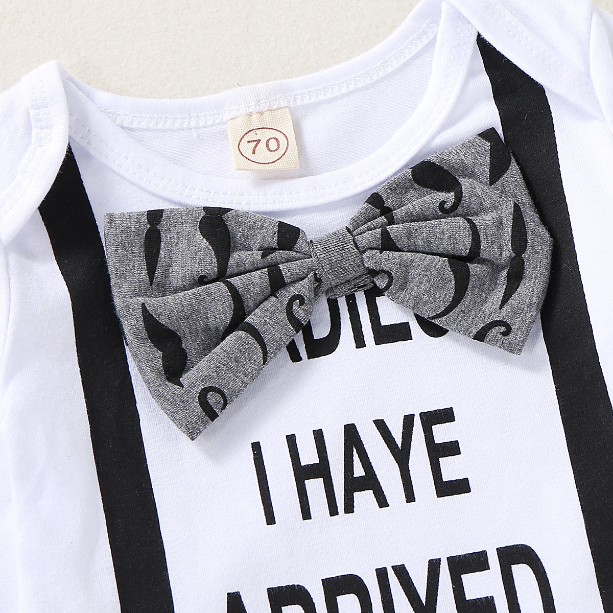 Комбинезон с длинными рукавами для новорожденных мальчиков, маленький мужской верх, боди+ штаны в полоску+ шапка, комплект хлопковой одежды, одежда для маленьких джентльменов