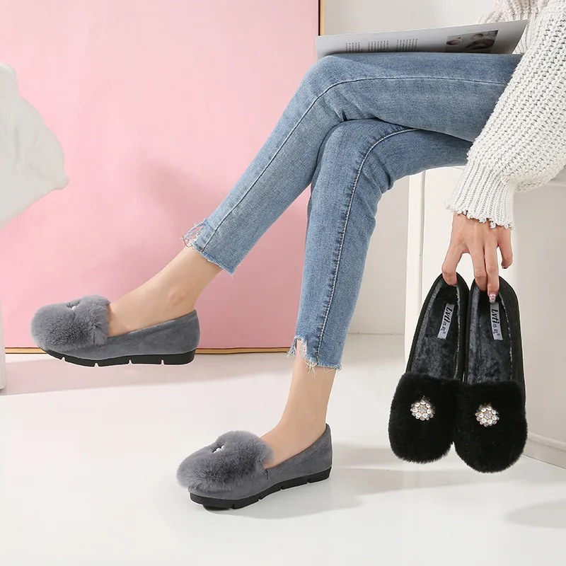 

2019 Small 3233 Flat Moccosins Outer Wear Slip-on Lazy Fluffy Shoes Women's Large Size 4243 Fertilizer Wide Fat