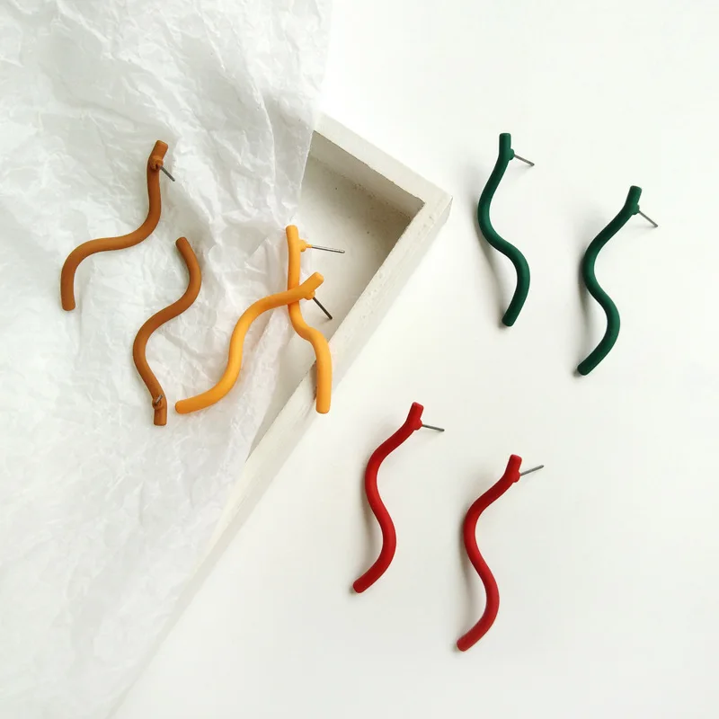 

8Seasons 2019 Simple Creative Colorful Paint Metal Irregular Stud Earrings Fashion Personality Girl Women's Accessorie,1 Pair