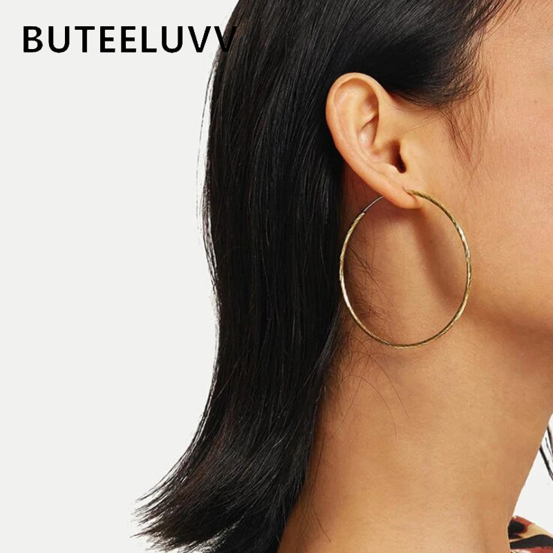 

BUTEELUVV 6 cm Oversized Hoop Earrings Fashion Jewelry Minimalist Gold Silver Embossed Punk Big Circle Round Earrings for Women