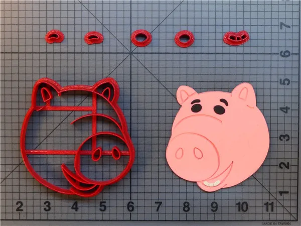 JB_Toy-Story-Hamm-266-B363-Cookie-Cutter-Set-e1559070066928