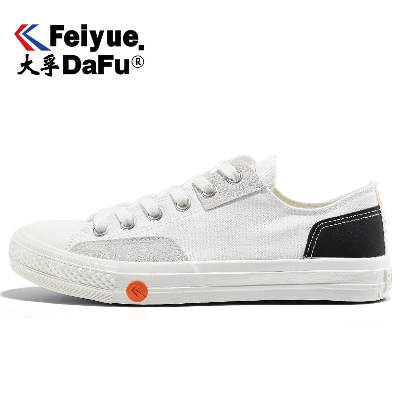 Feiyue/Новинка года; повседневная черная обувь на плоской подошве; парусиновая обувь с низким берцем; женская и мужская обувь из вулканизированной резины с эластичной стелькой; 2 цвета; модная Осенняя обувь на плоской подошве - Цвет: Белый
