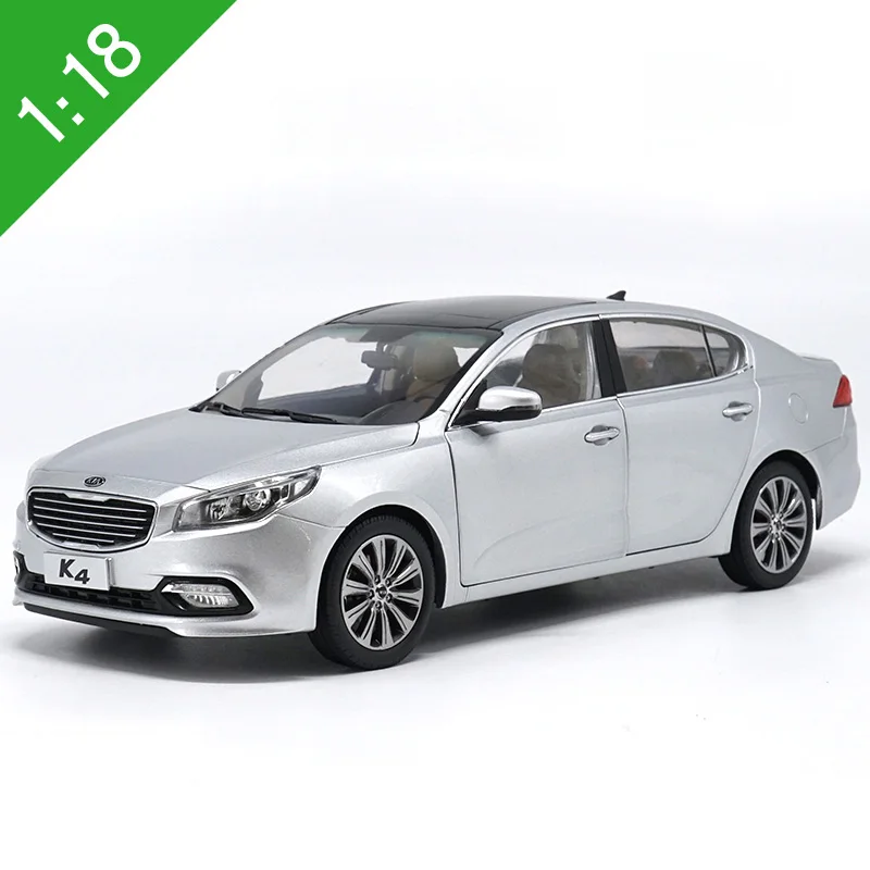 Серебристый 1:18 KIA K4 легированная модель автомобиля статические высокой моделирования металлические модельные автомобили с оригинальной коробкой - Цвет: Серебристый