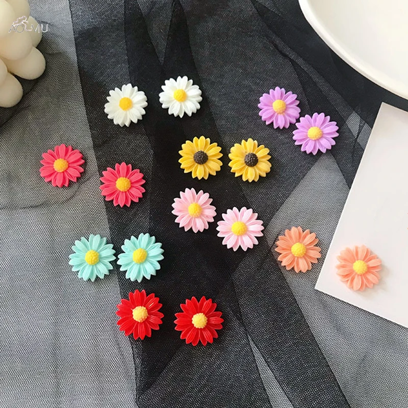 

Korea Summer Girls Sweet Small Daisy Flower Earrings Candy Color For Women Stud Earings 1Pair 2019 New Earwear Accessoires