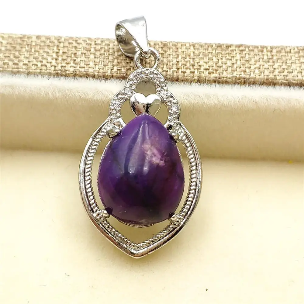 Натуральный фиолетовый сугилит с камнями в форме капли воды камень 25x15 мм Для