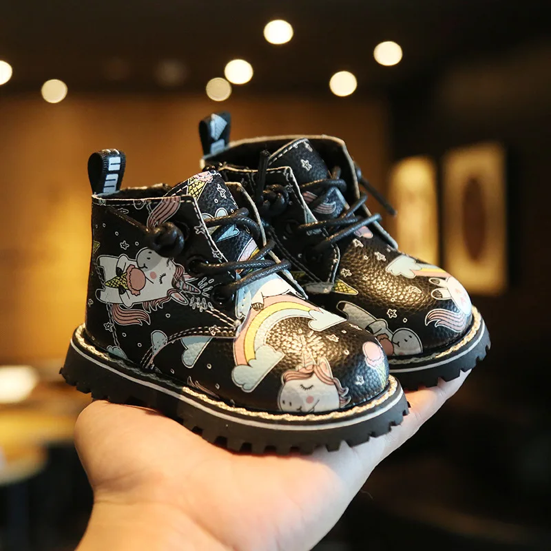 Детская обувь с героями мультфильмов для детей 0-1-3 лет; зимние теплые ботинки для малышей - Цвет: Черный