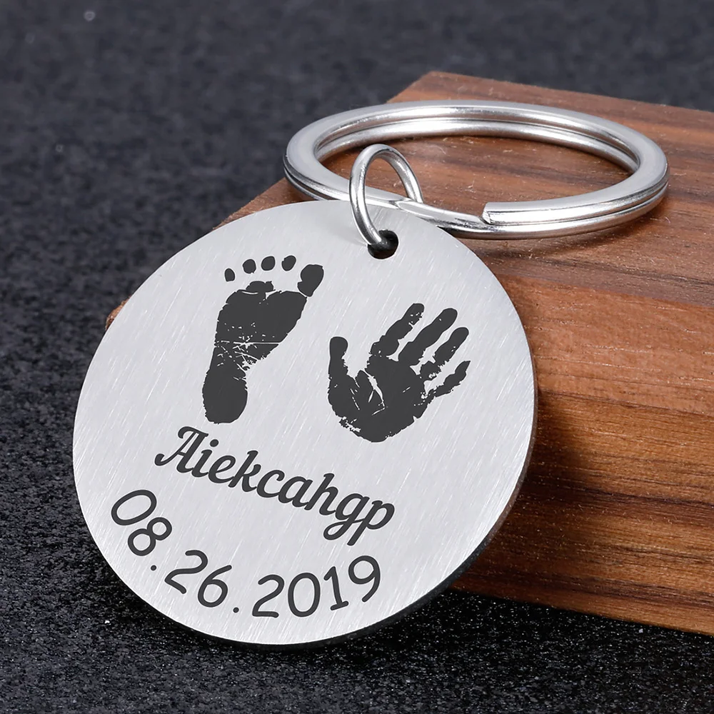 

Baby Round Key Chain Personalized Name Date of Birth for Newborn Commemorate Baby Stats Keyring New Mom Gift Key Accessories