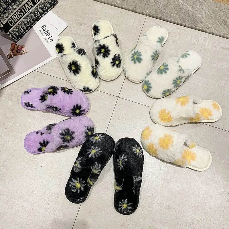 

Furry Slipper Woman 2020 Autumn New Fashion House Shoes Female Low Heel Soft Flat Slippers Casual White Fur Indoor Slides Women