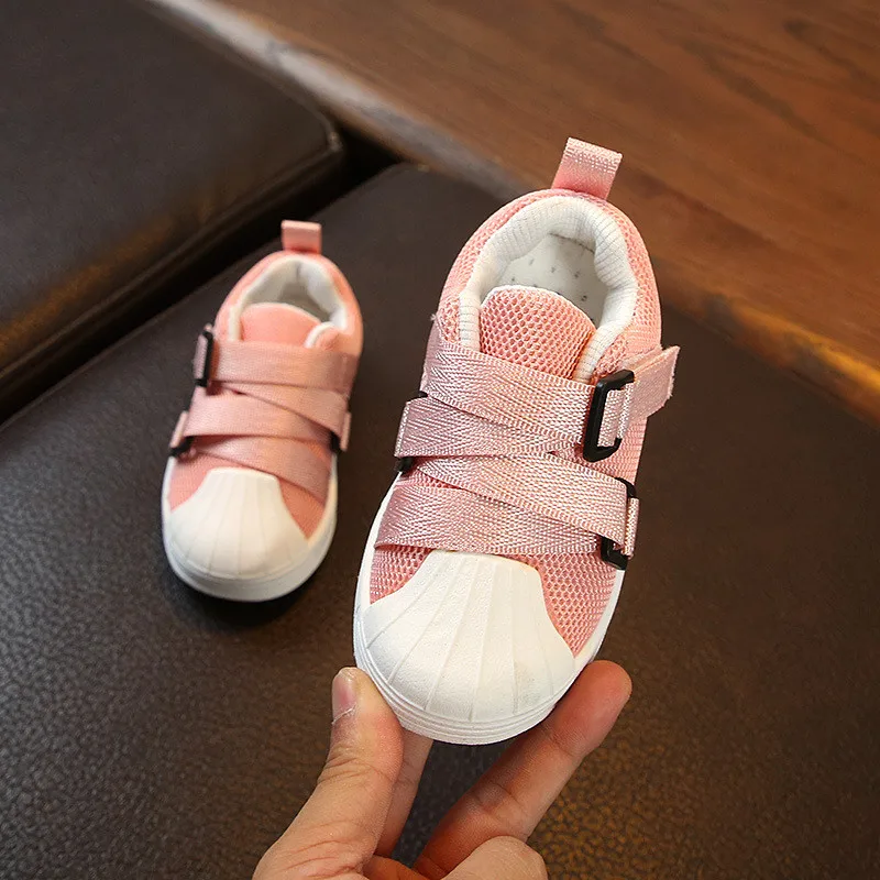 Новинка; Детские повседневные кроссовки для маленьких девочек; дышащая мягкая спортивная обувь из сетчатого материала для бега; Осенняя модная обувь для мальчиков и девочек - Цвет: Розовый