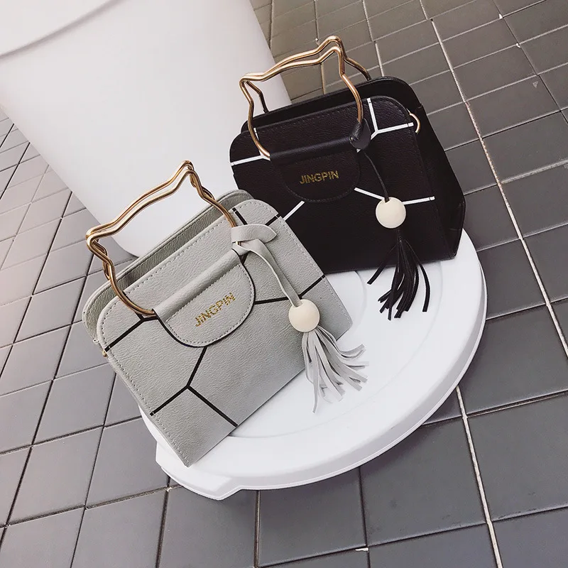 

2019 New Style Crack the Cat Hand Wooden Bead Tassels Printed Lettered Hand Bag