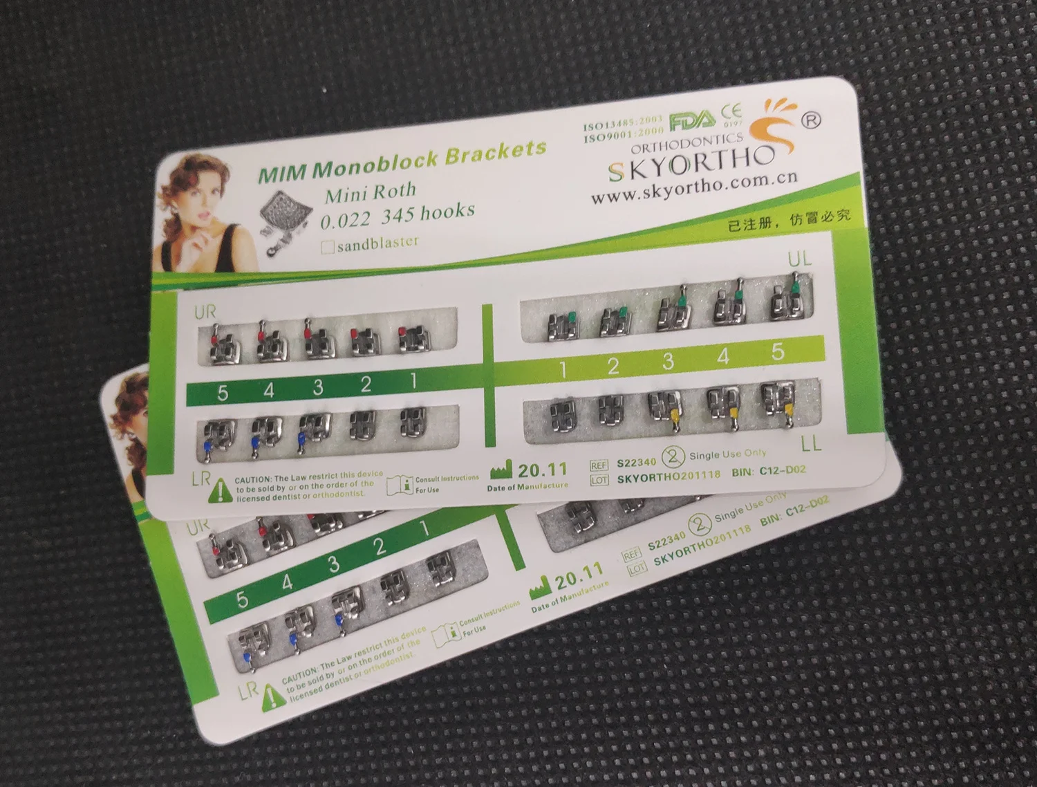 Рисунок 6 - Ортодонтические Металлические Мини-скобы Roth 022