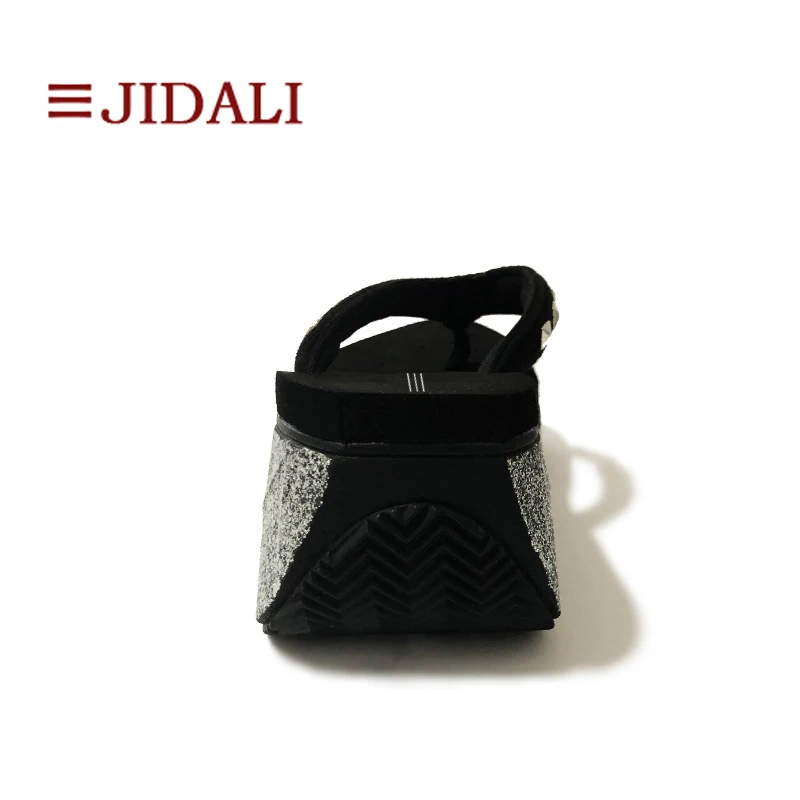 JIDALI/Модная обувь; шикарные женские сандалии; Красные босоножки со стразами на платформе и танкетке; EVA; летние шлепанцы средней высоты