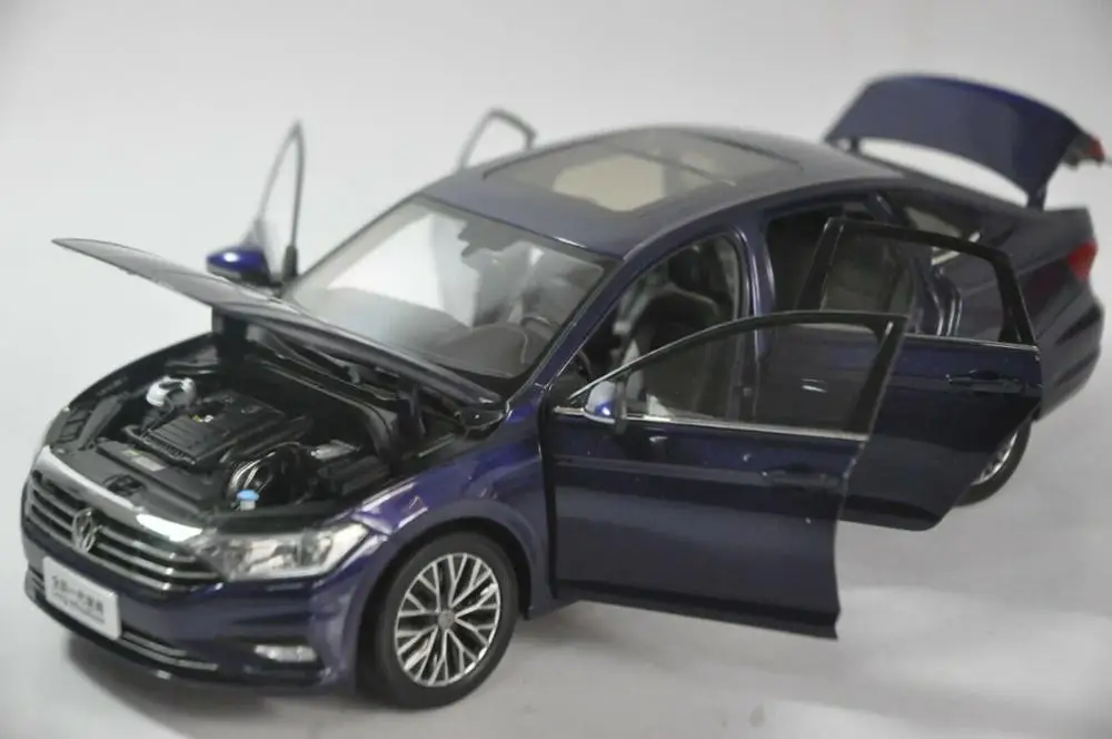 1:18 литая под давлением модель для Volkswagen VW Sagitar Jetta Длинная колесная база синий сплав игрушечный автомобиль миниатюрная Коллекция подарков