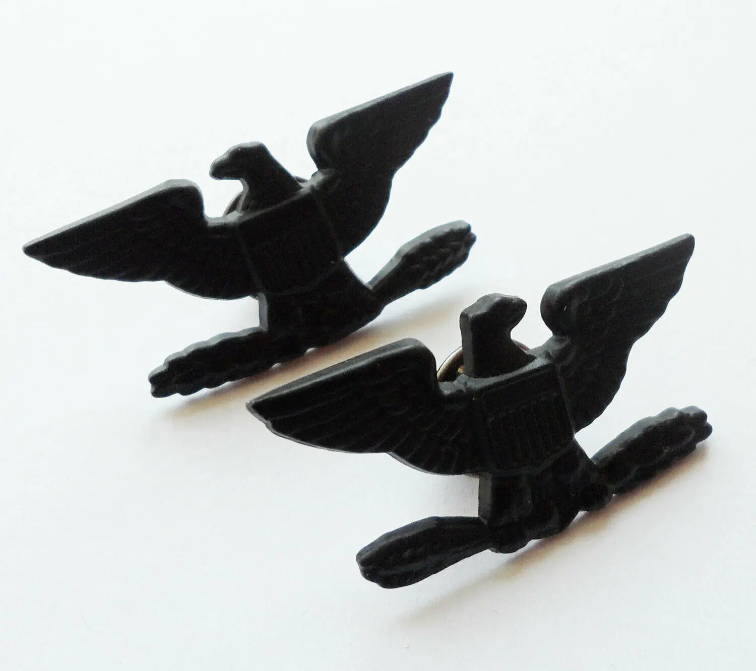 tomwang2012. United States Marine Corps USMC Subdued colonel rank insignia Pins Pair