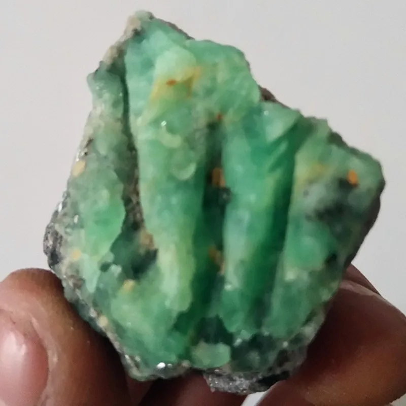 Decorative Stone Rare Natural Stone Emerald Crystals Raw Mineral Specimens Home Decoration Gem Collection of Scientific Research and Teaching Type: AA14 Weight 41G