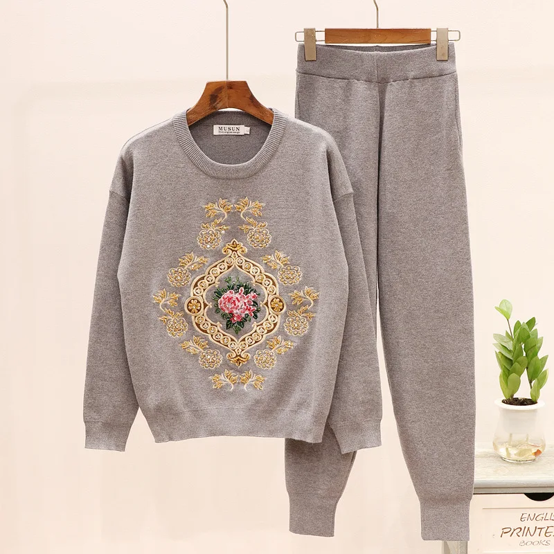 Gray Новые весенне-осенние модные женские комплекты свободные вязаные свитера с цветочной вышивкой+ повседневные длинные брюки универсальные костюмы для студентов - Цвет: Gray