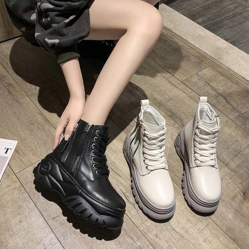 

Round Toe Flat Heel Women's Rubber Boots Lace Up Rock Shoes Woman Luxury Designer Booties Ladies Rain Martins Winter Autumn