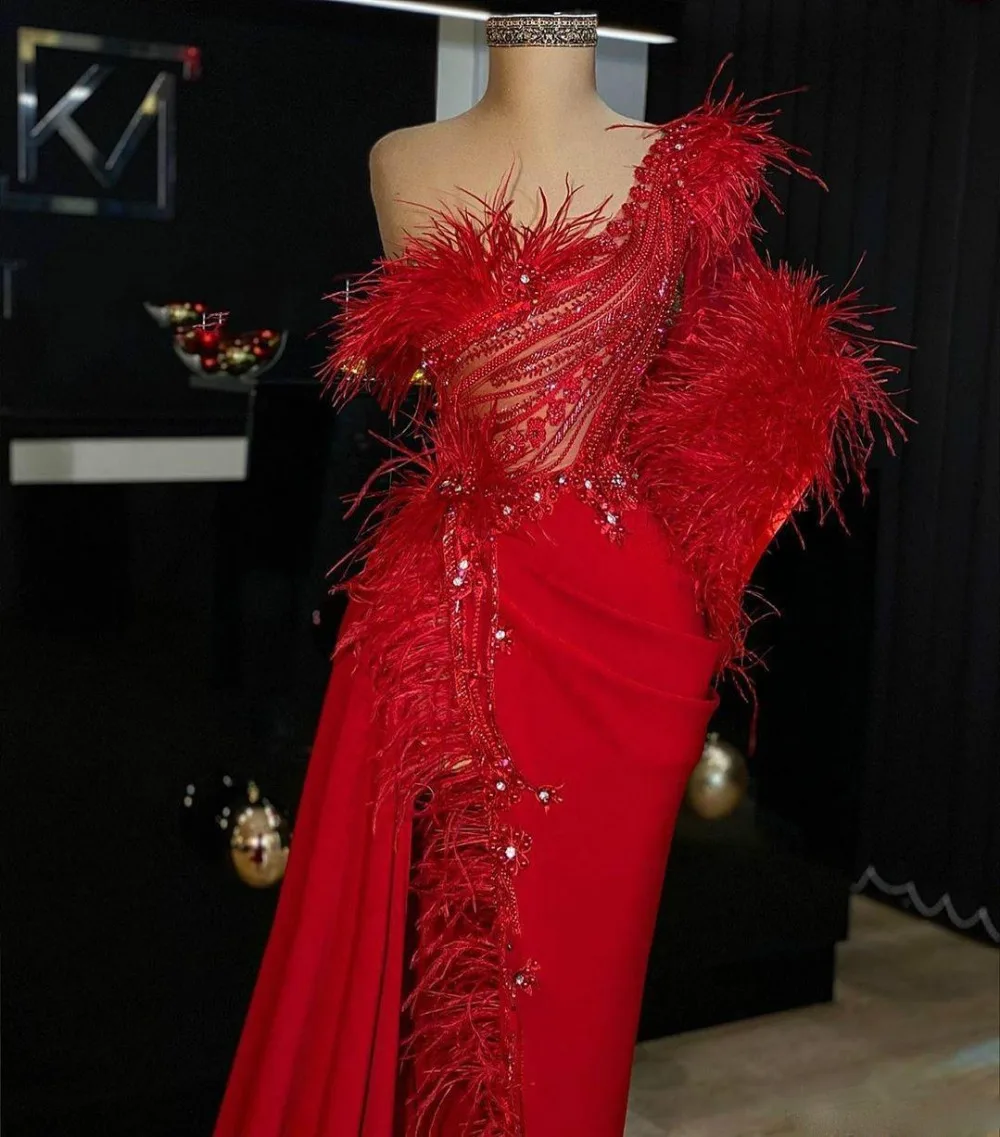 2020 Arabic Red Mermaid Prom Dresses One Shoulder Feather Beading Side Split Formal Evening Gowns Robe De Soiree Zipper Back short formal dresses