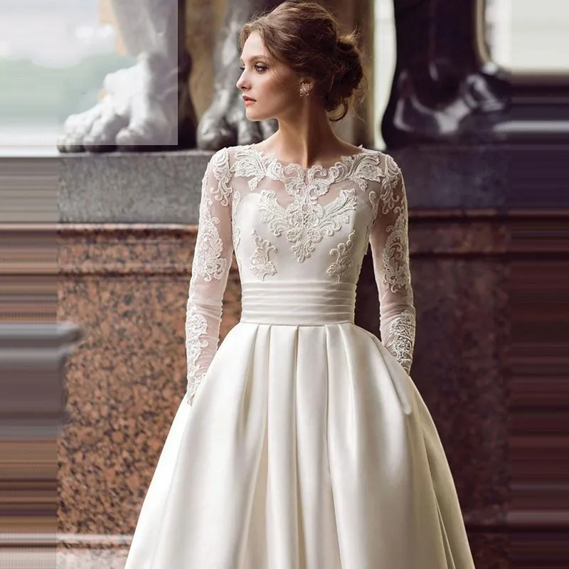 

Classic Stain Wedding Dresses With Pockets 2020 Scoop Long Sleeves Cover Button Back Long Garden Bridal Gowns Vestido de noiva