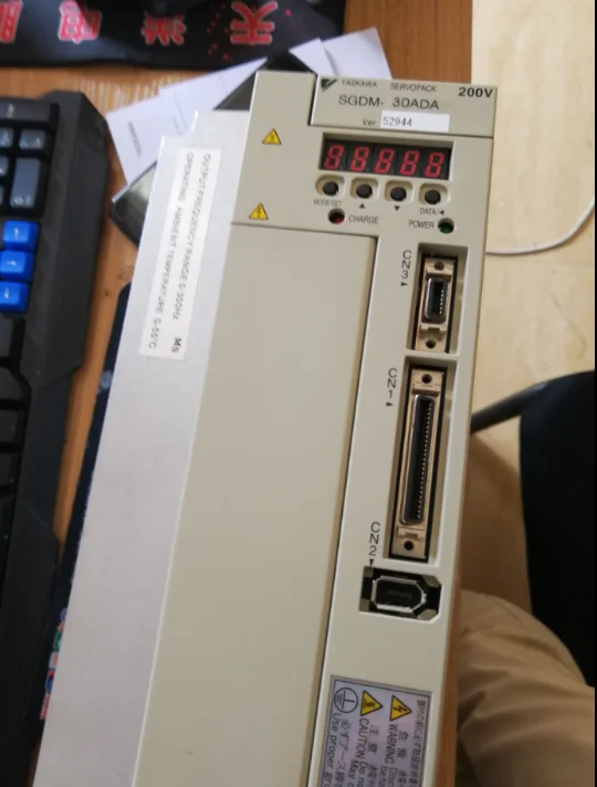 SGDM-50ADA, SGDM-75ADA, SGDM-08ADA, SGDM-20ADA, SGDM-60ADA, SGDM-30ADA водитель YASKAWA SERVOPACK - Цвет: SGDM-30ADA