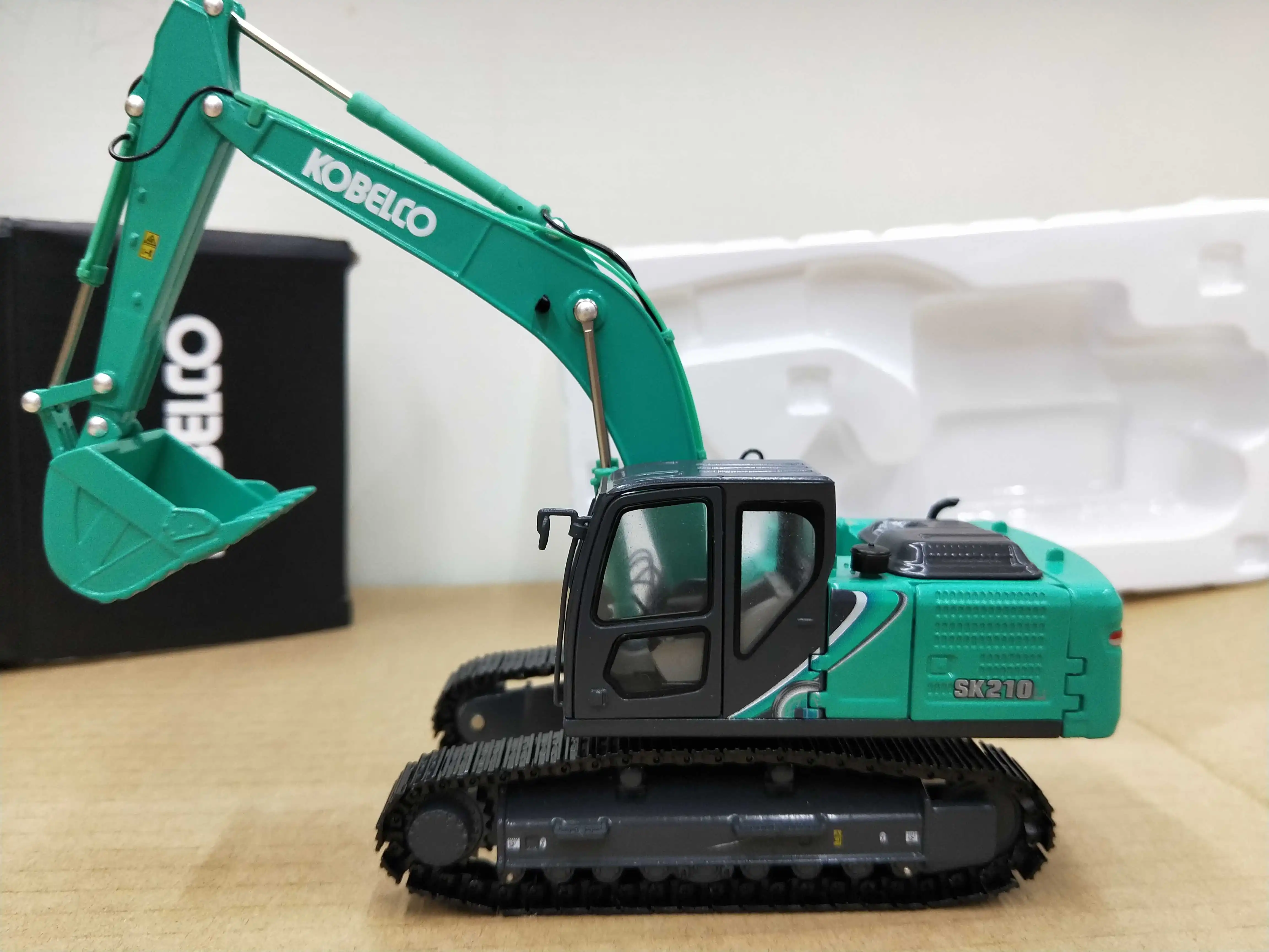 1:40 KOBELCO SK210-10 игрушки для экскаватора |
