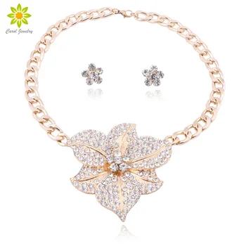 

Flower Pendant Necklace Earring Jewelry Set Female Gold color Bijoux Set Crystal Jewelry Elegant Lady Accessories